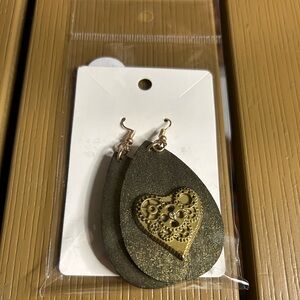 Steampunk Heart Dangle earrings